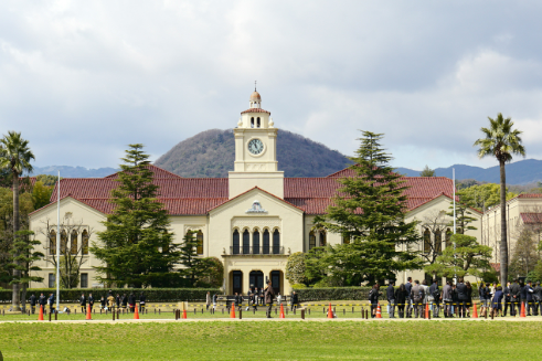 横田増生　学歴